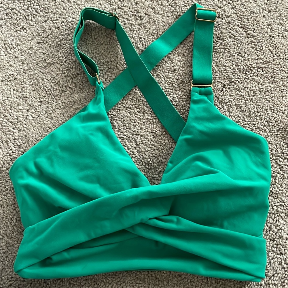 Buffbunny lucky charm green candy wrap sports bra size small
